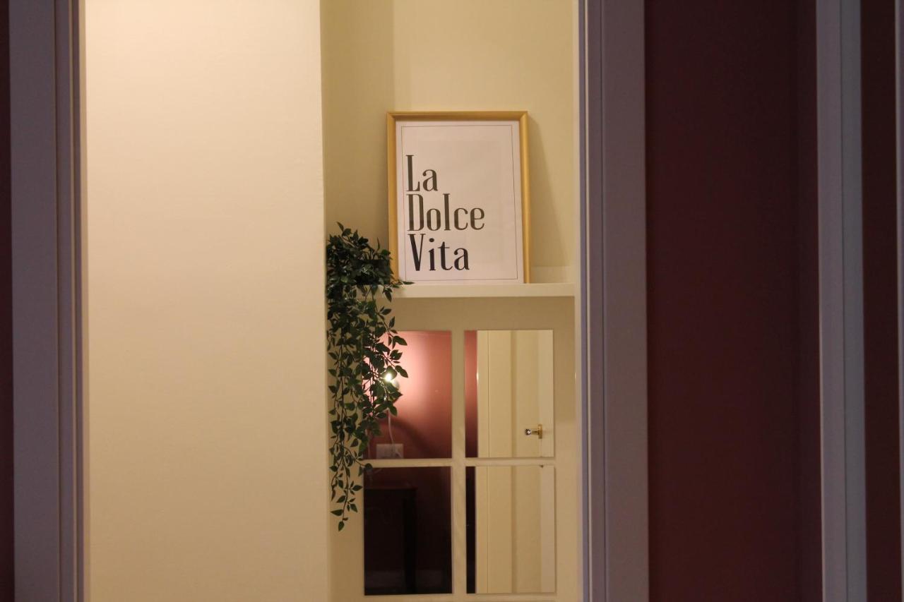 Casa Hari Bed and Breakfast Salerno Exteriör bild